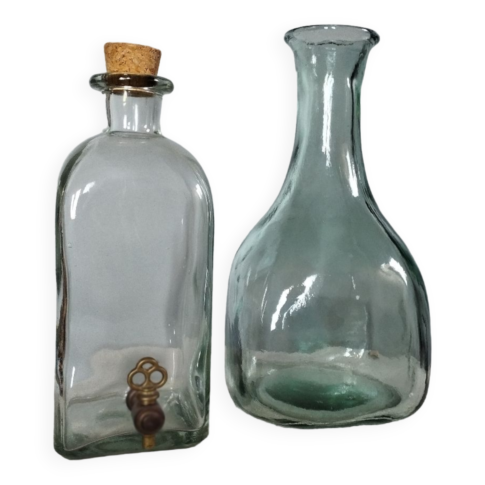 Duo of bottles/carafes, vintage