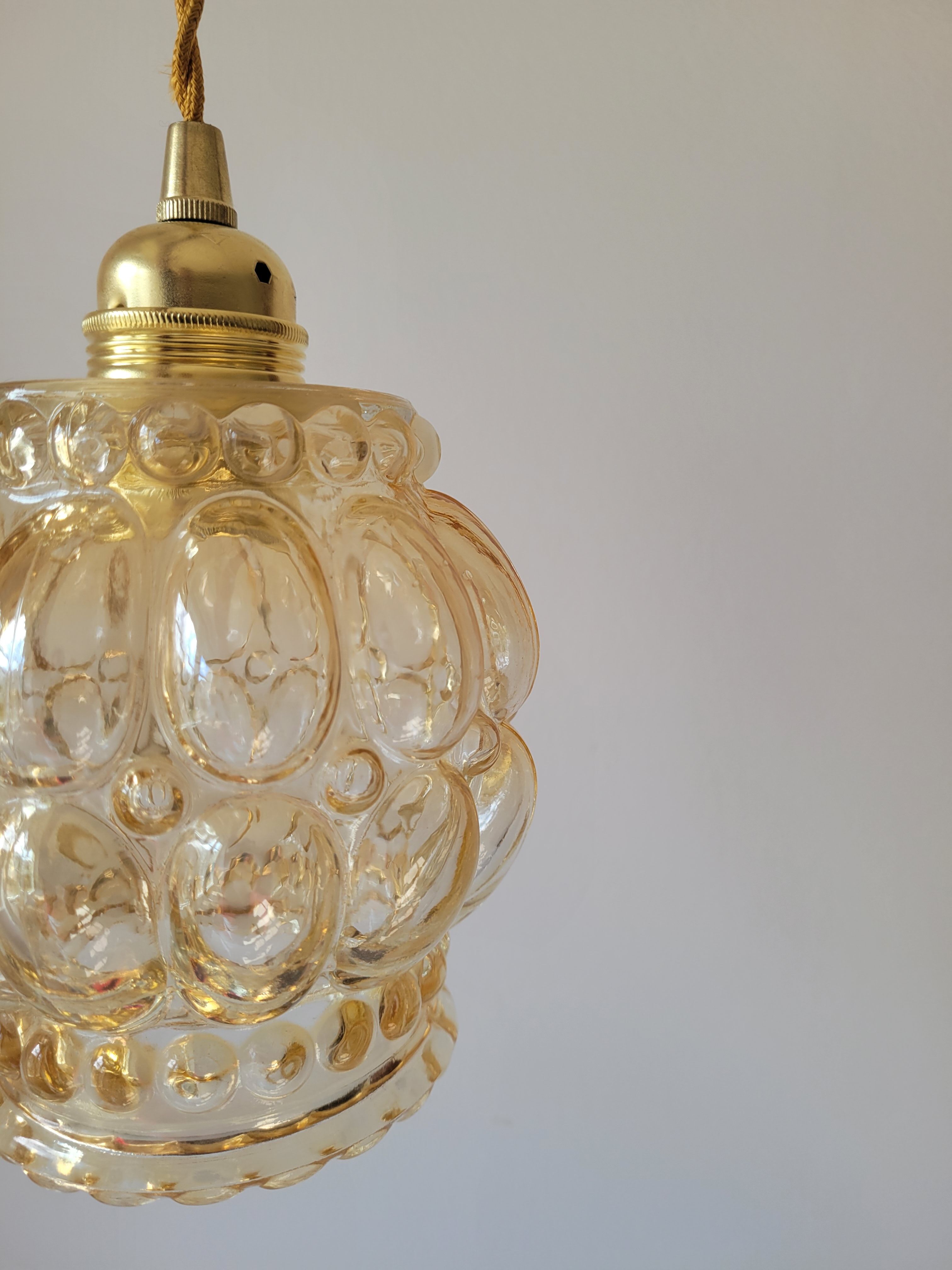 Amber molded glass pendant lamp