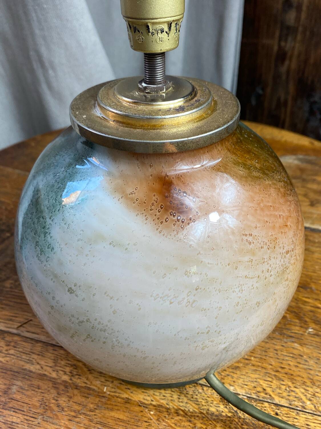Spherical glass lamp