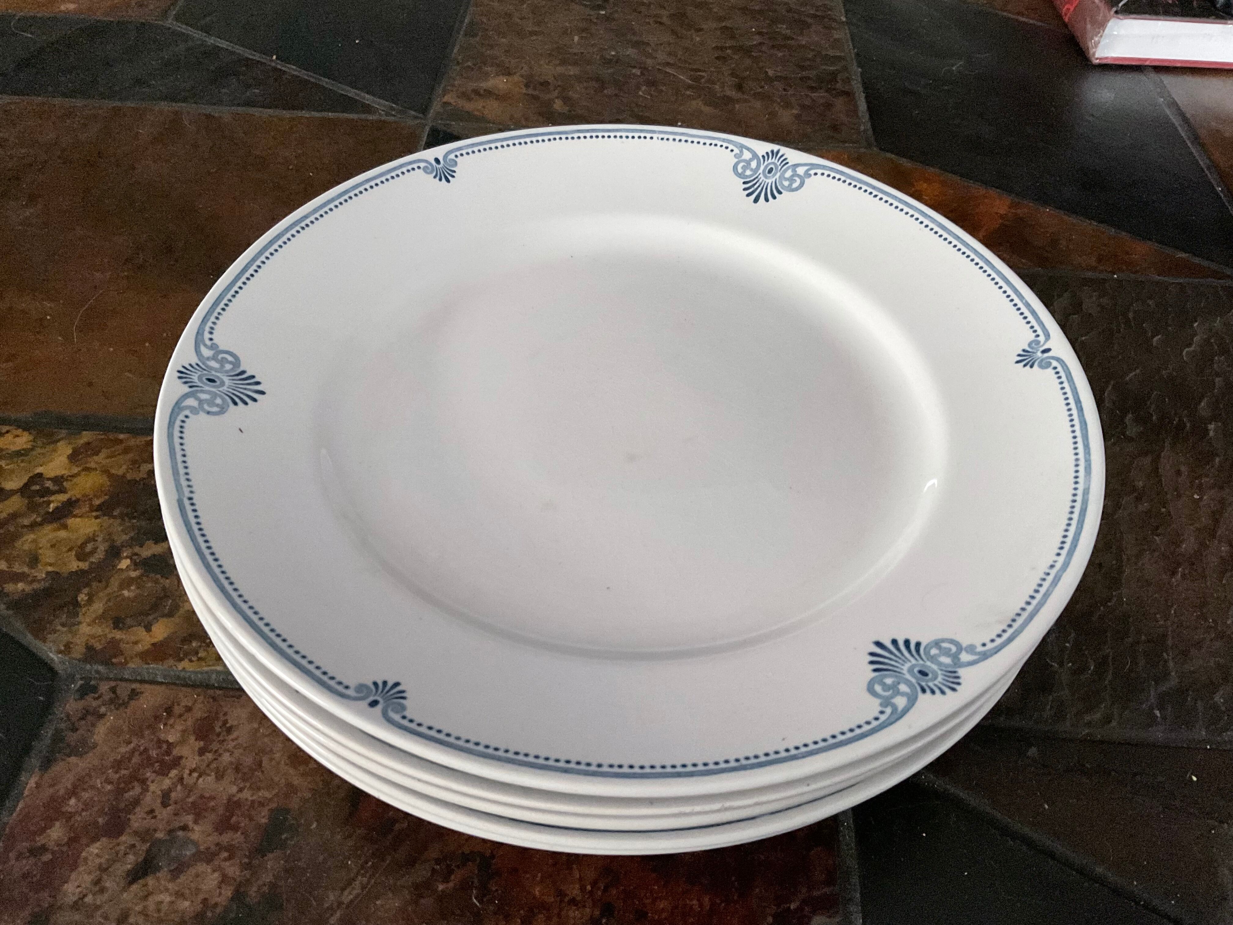5 flat plates diameter 24.5 cm .villeroy and Boch