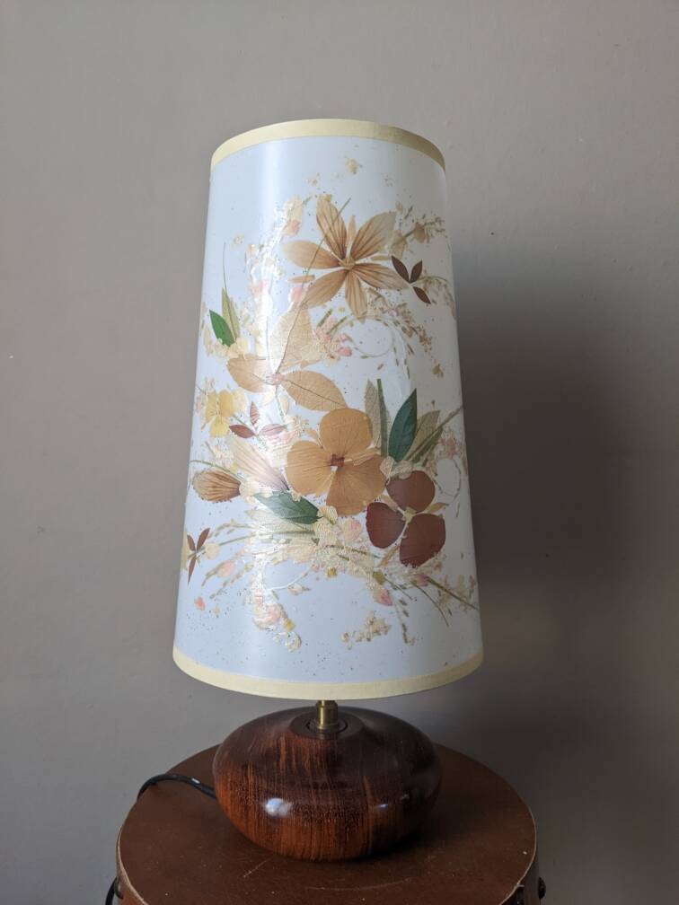 Bohemian country decoration bedside lamp with vintage dried flower lampshade