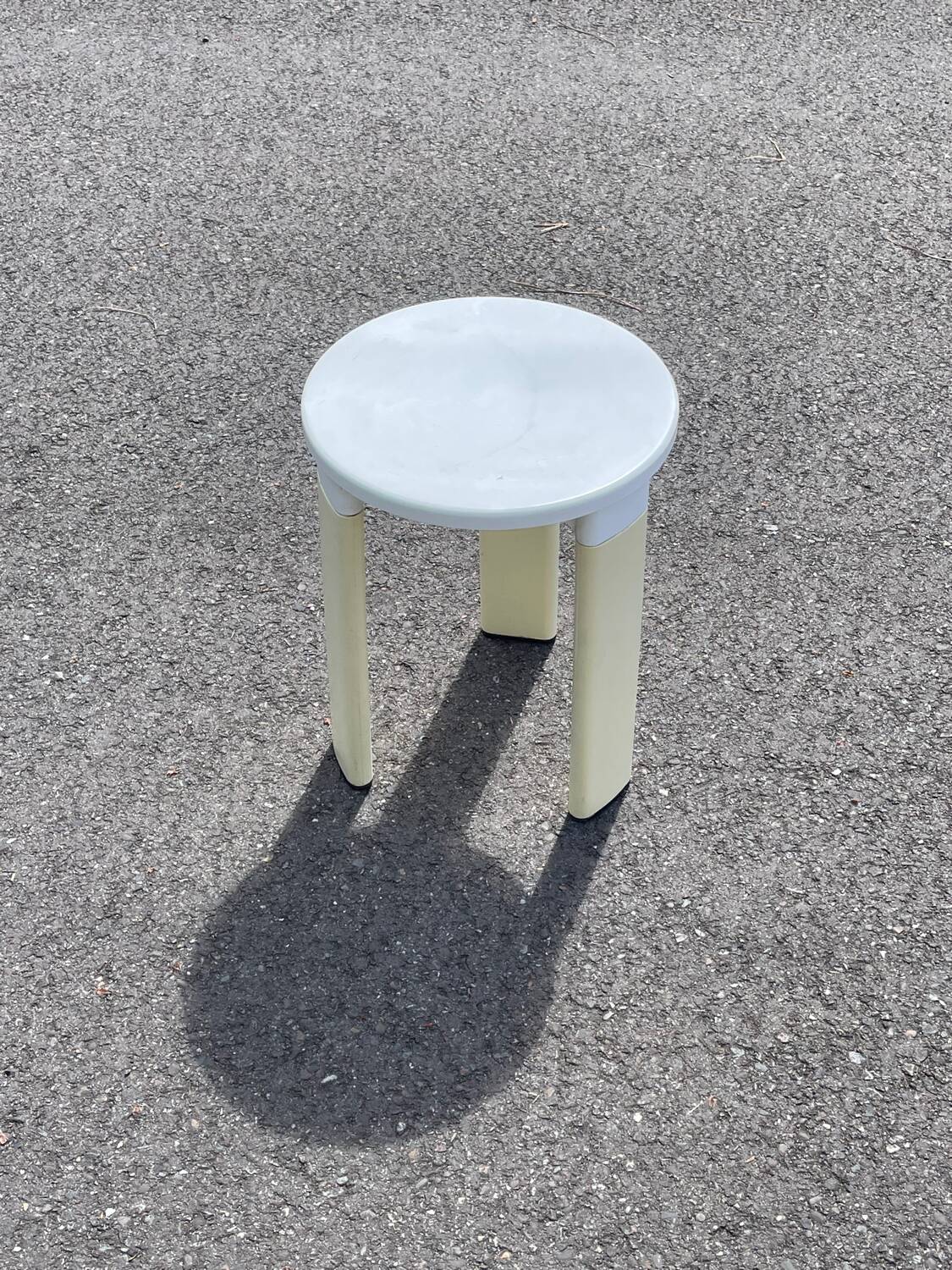 Tabouret blanc et beige Tatay 1960
