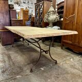 Table en fer forgé artisanal et bois