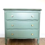 Wooden chest of drawers