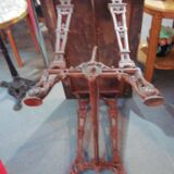 Table de bistrot dessus bois pieds fonte