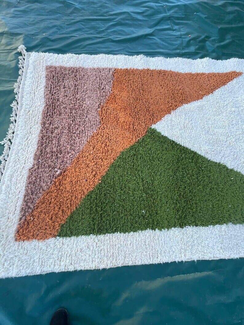 Handwoven wool Berber rug size 1.5/2.5 m