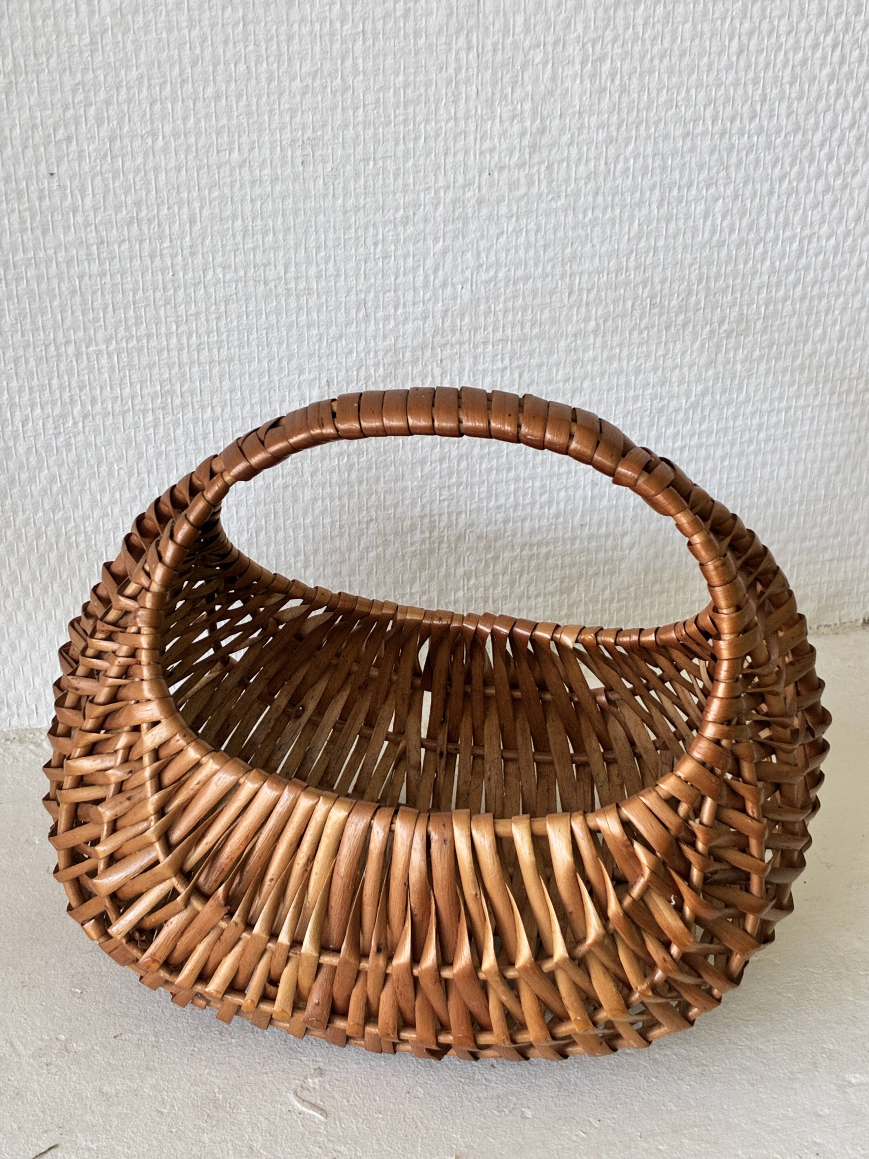 Wicker gondola basket from the 50s/60s