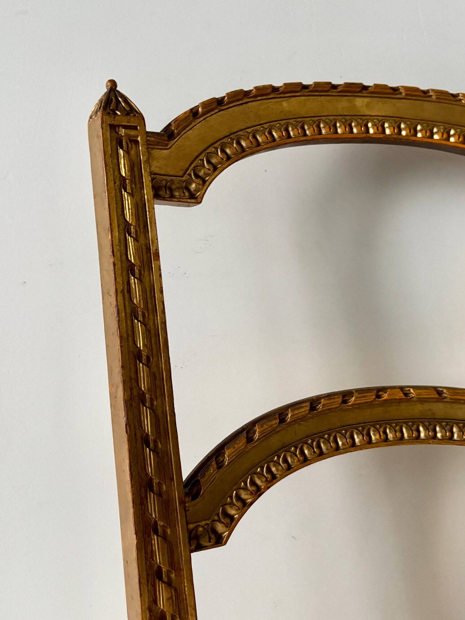 Chaise Napoléon III en bois doré et coton fleuri, XIXème siècle