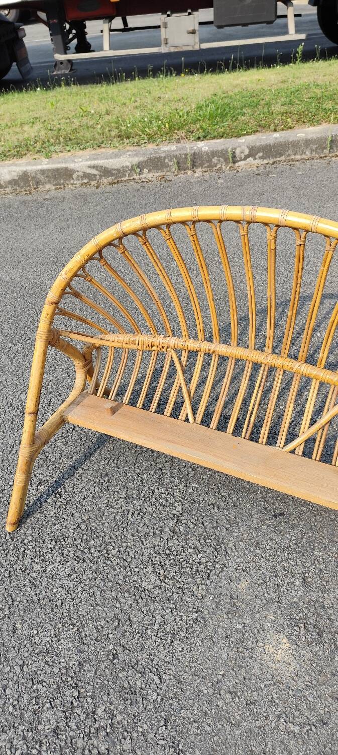 Rattan basket bed