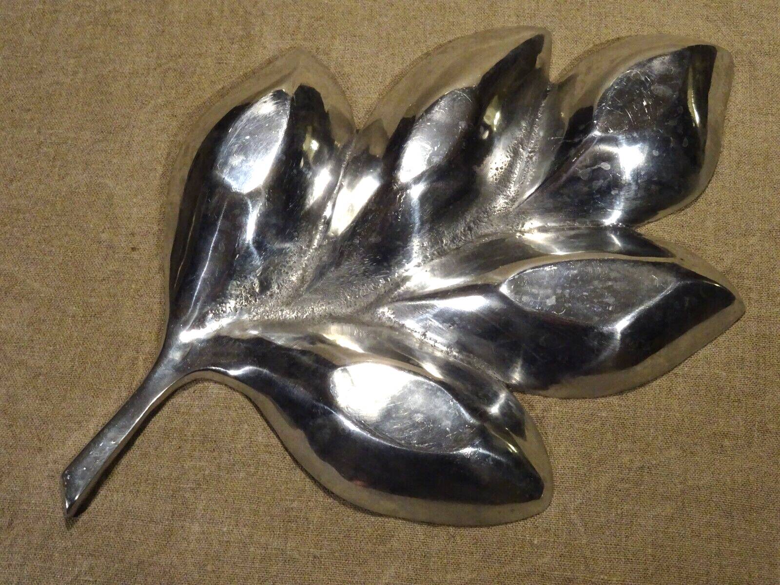 Designer centerpiece in enameled aluminum length 40.7 cm