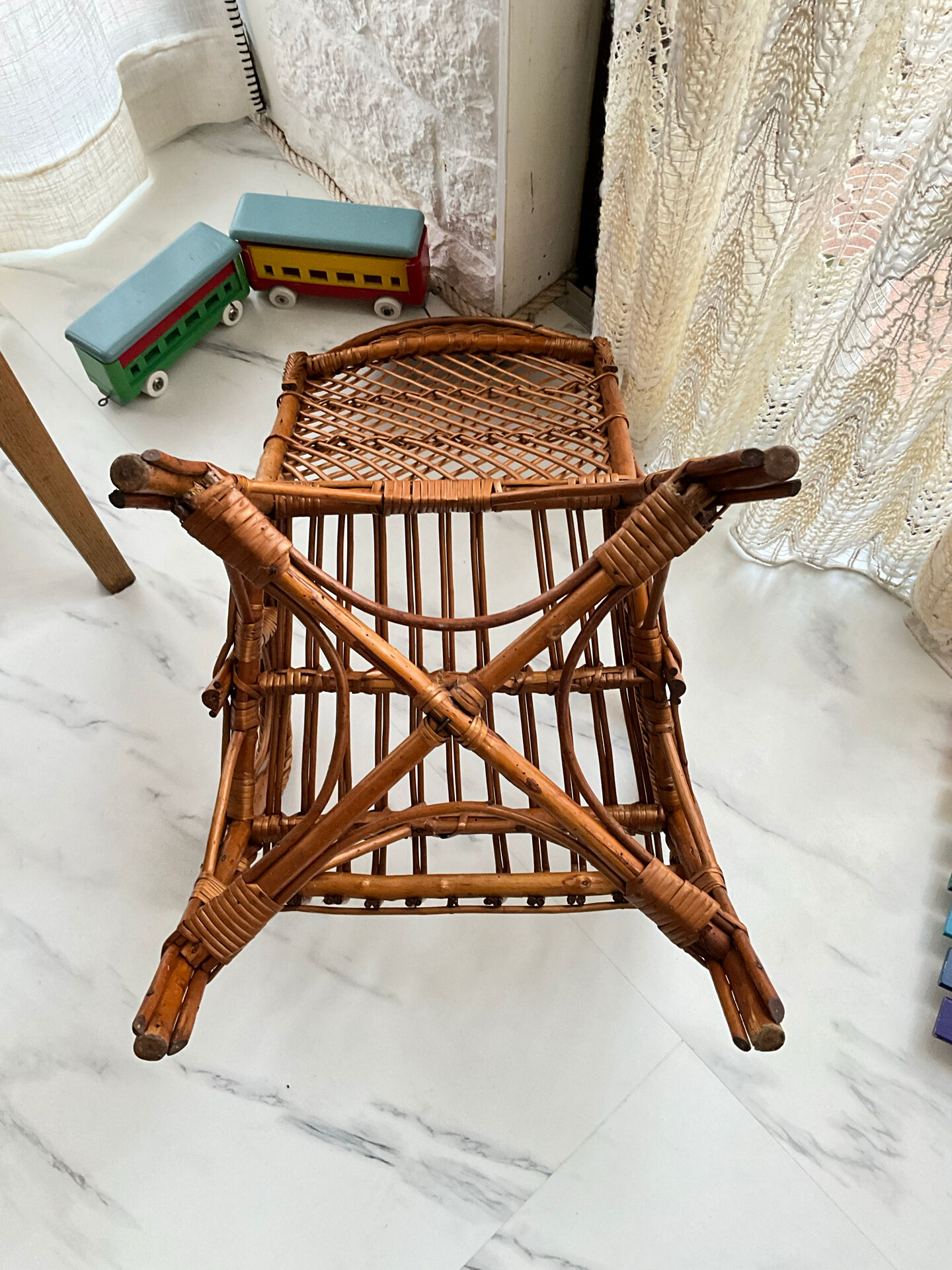 Fauteuil enfant rotin dossier haut