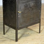 Cabinet de médecine en fer poli, années 1950