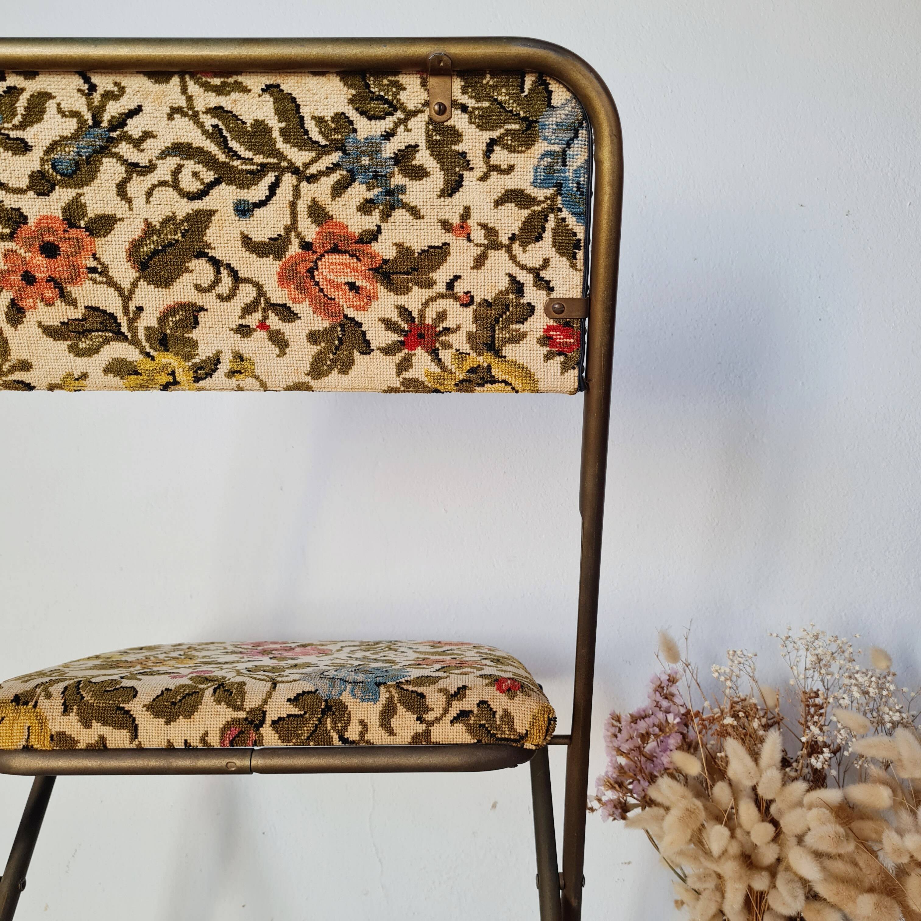 Chaise pliante vintage Lafuma modèle "Chantazur" à motif fleuri