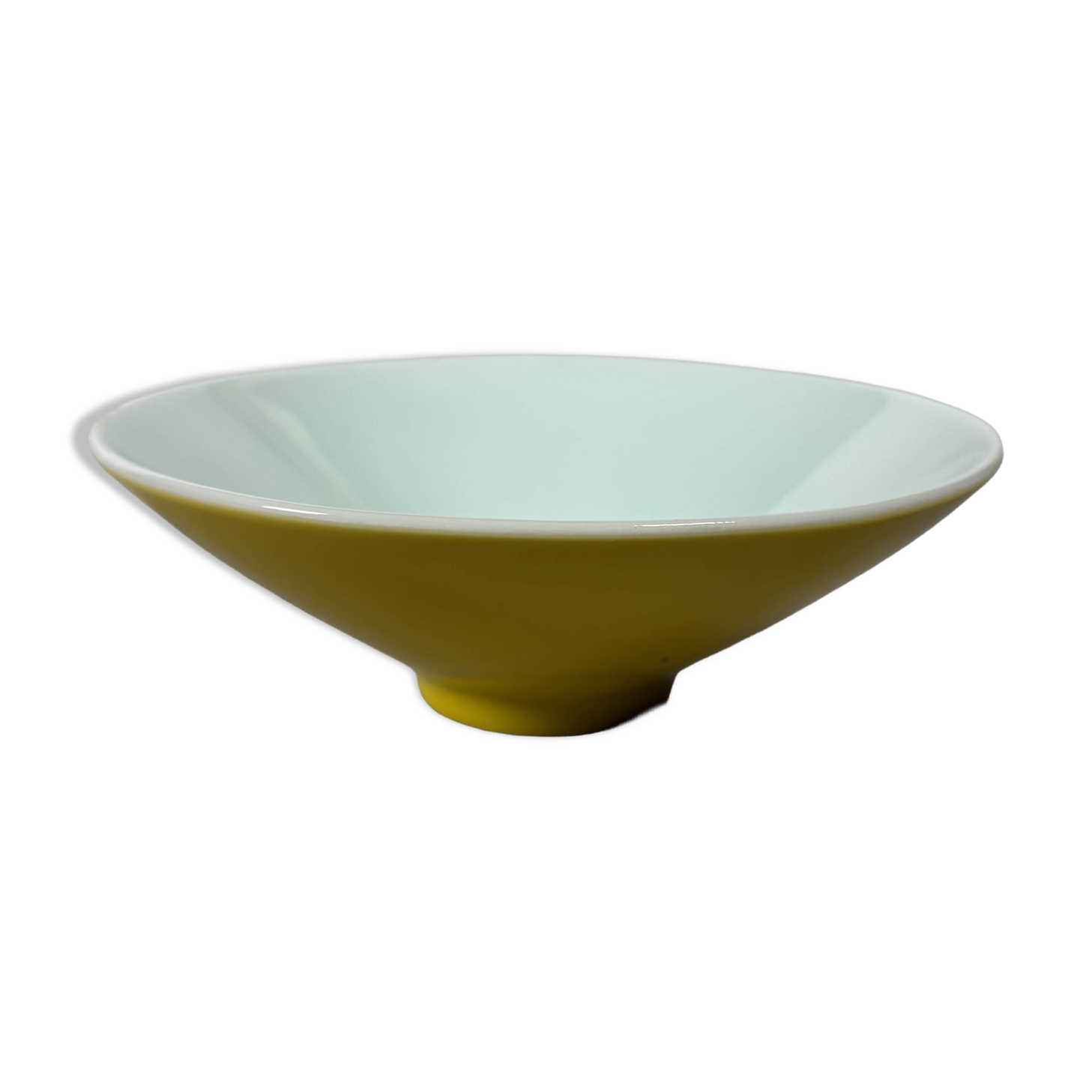 Monochrome yellow porcelain cup Yongzheng (1723-1735) China