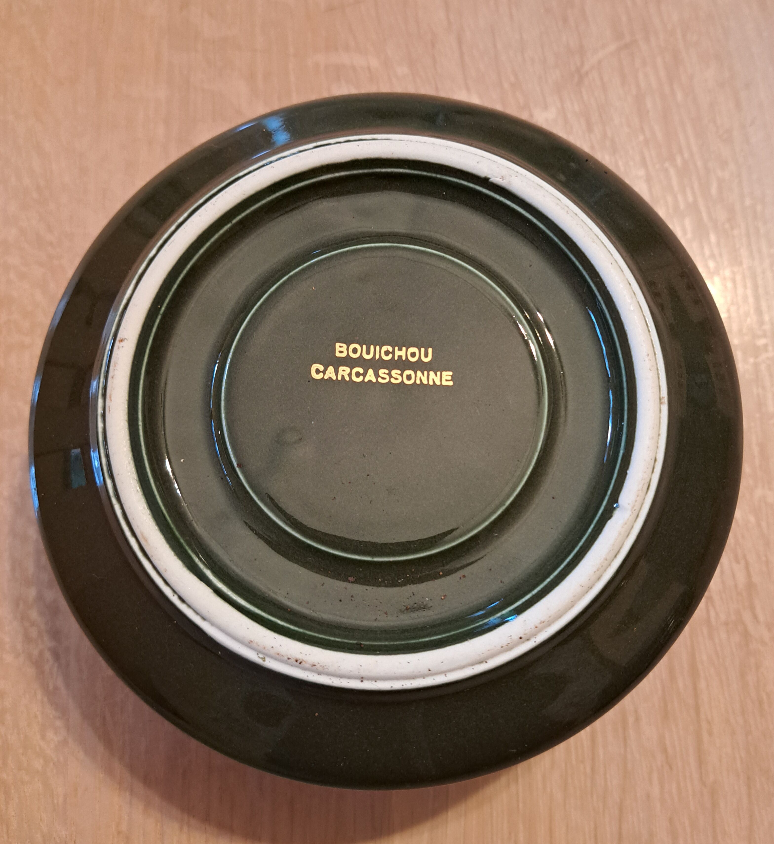 Lot de 5 sous tasses vertes et or "Bouichou Carcassonne"