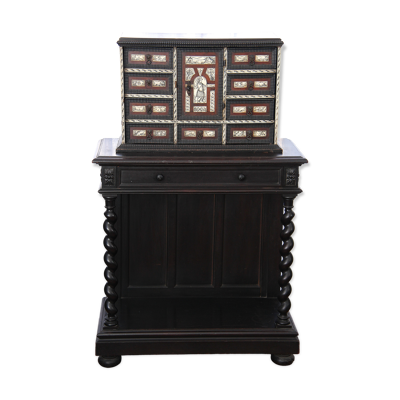 Cabinet Flamand du XVII ème siècle