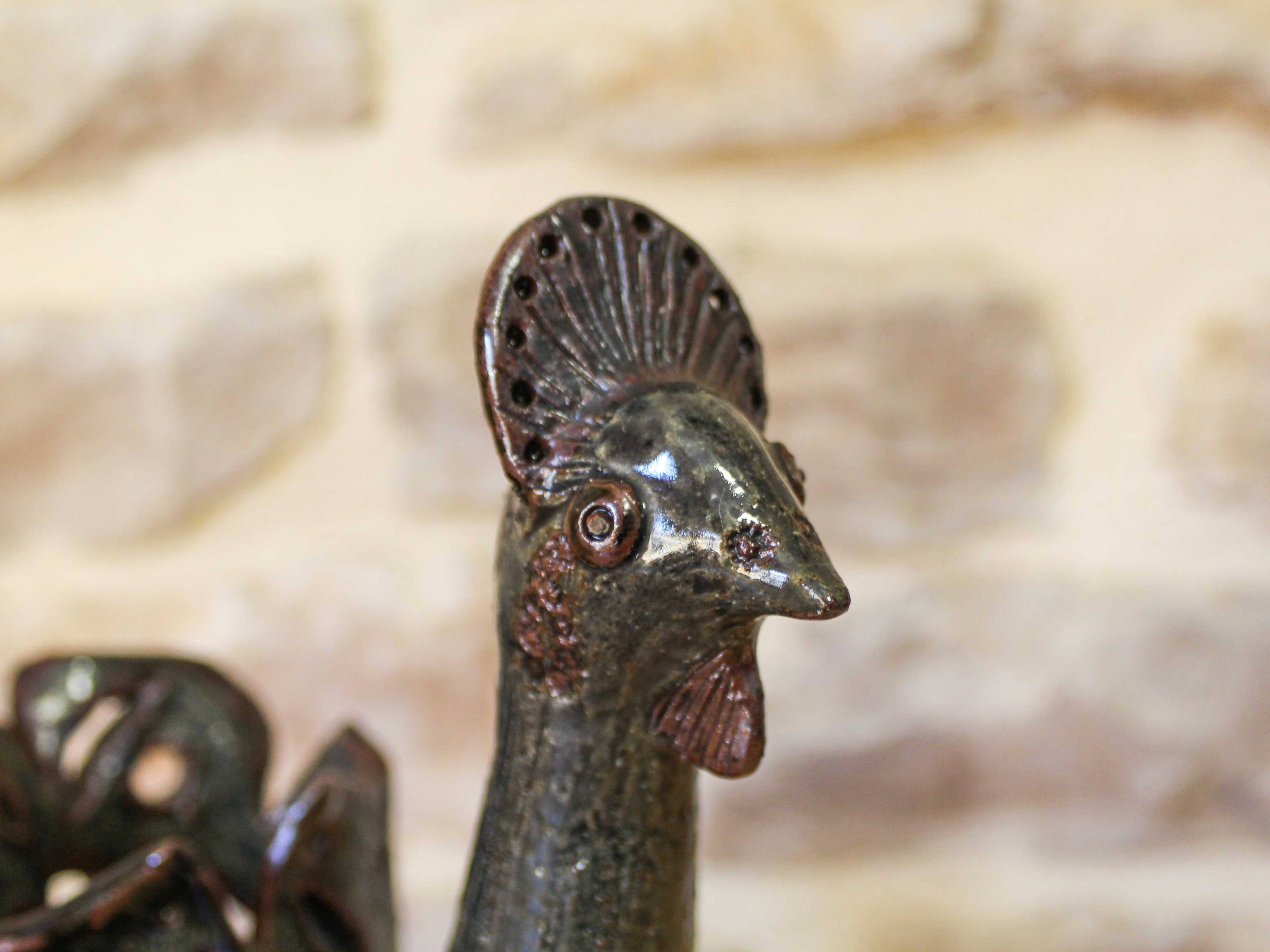 Ceramic vase in the shape of a hen