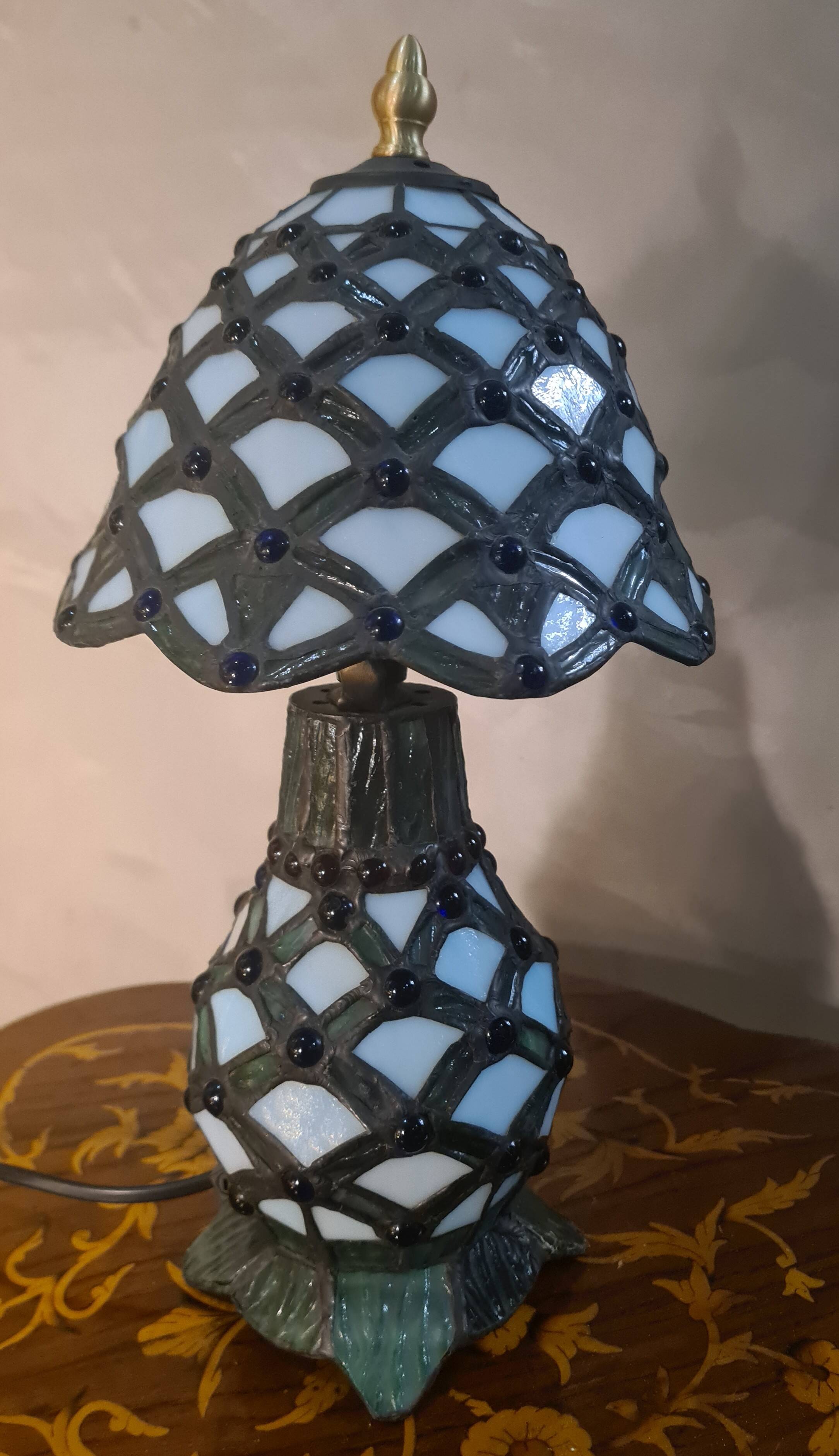 lamp with 2 lights, stained glass, handmade lead solder, Tiffany style