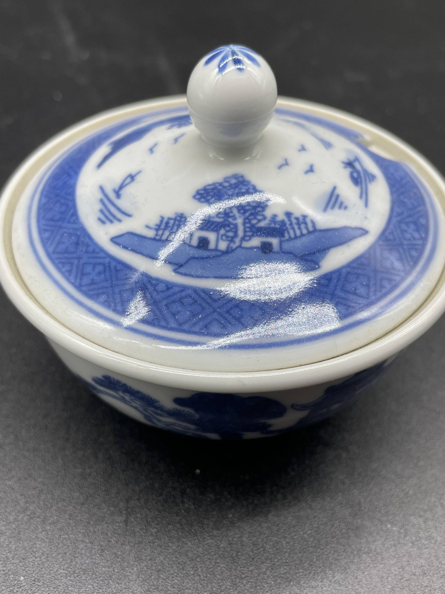 Elegant table set, Chinese porcelain, blue and white, condiments.