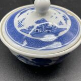 Elegant table set, Chinese porcelain, blue and white, condiments.