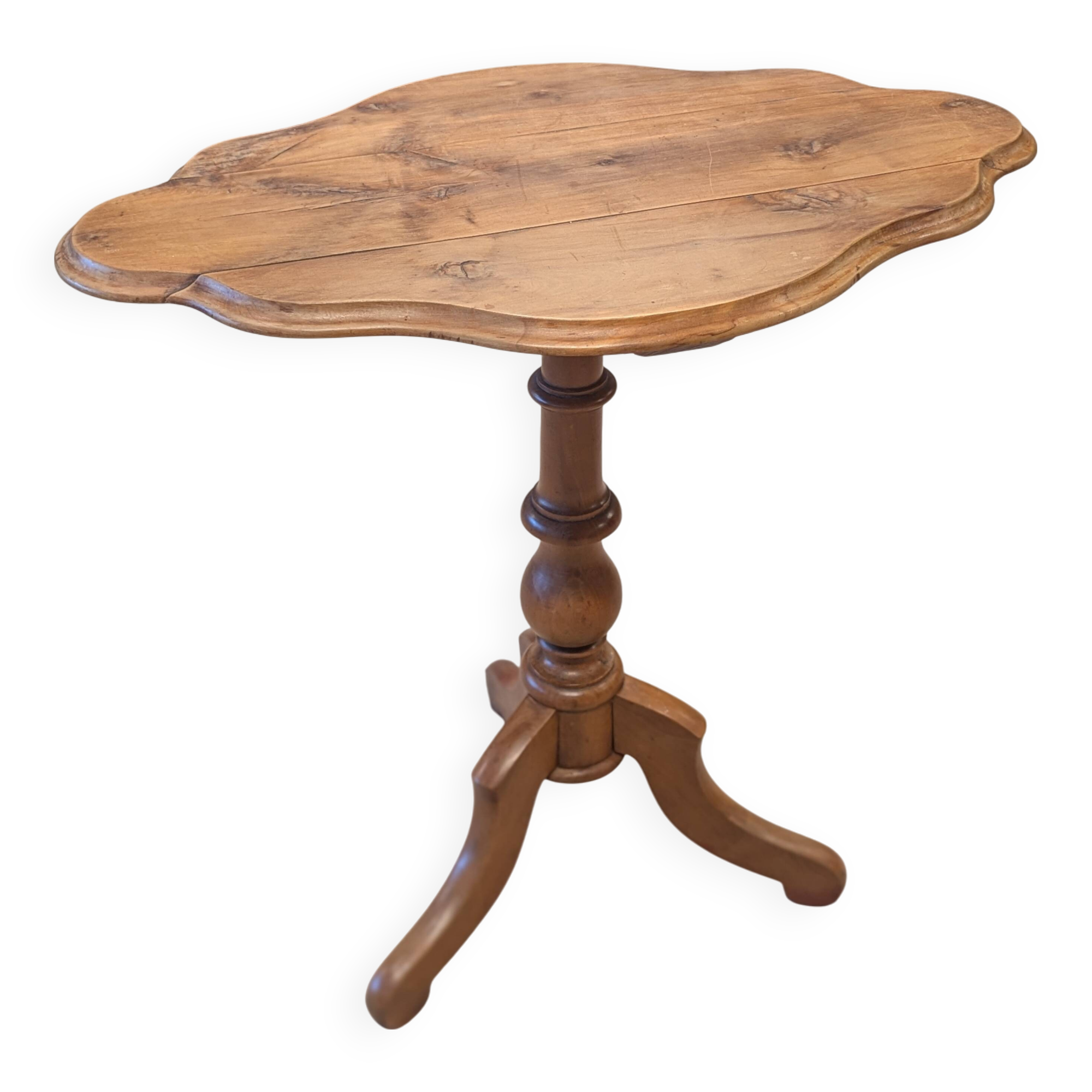 Violin side table in walnut