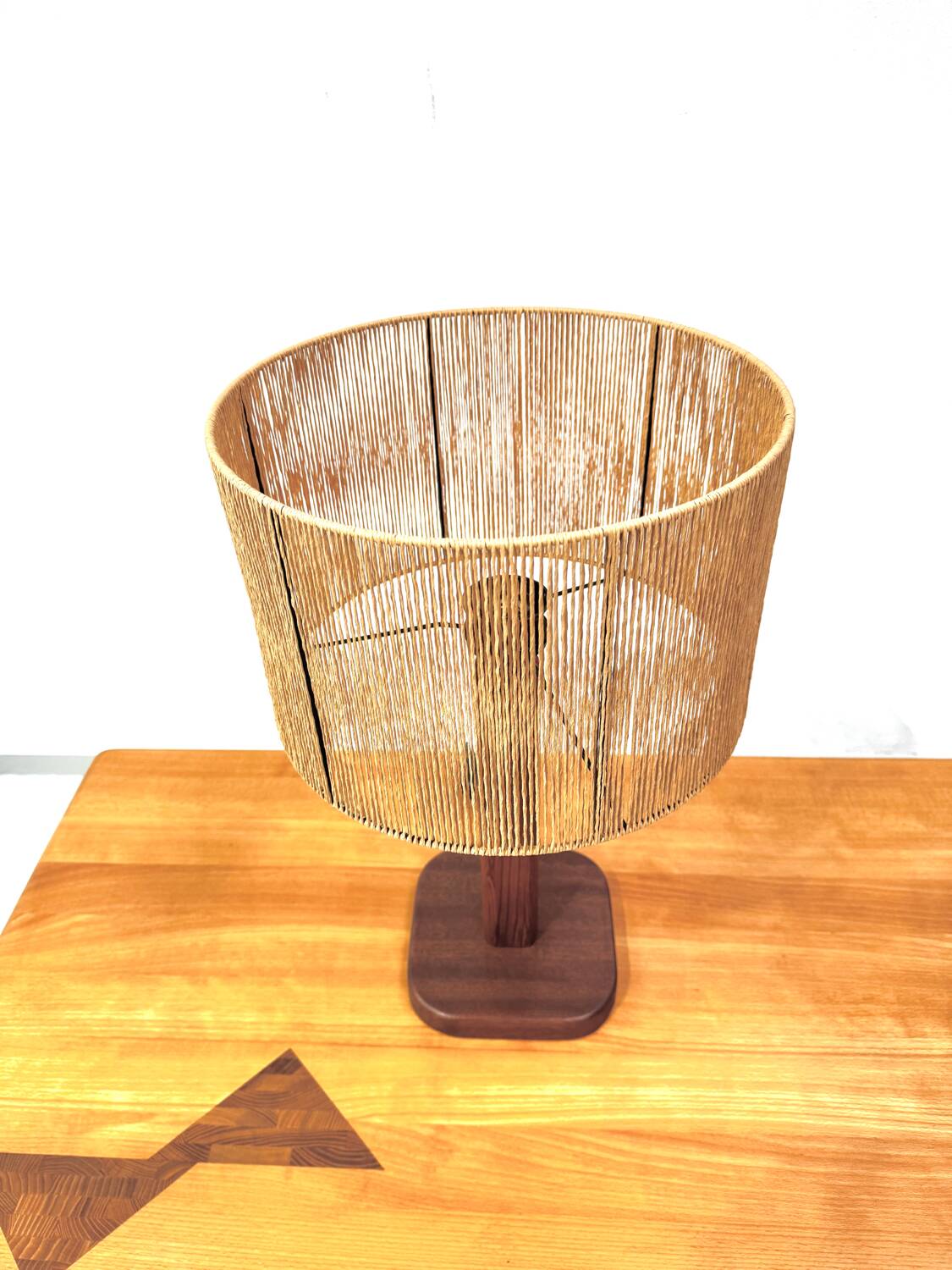 Lampe de table vintage en pin et teck avec nouvel abat-jour, années 70.