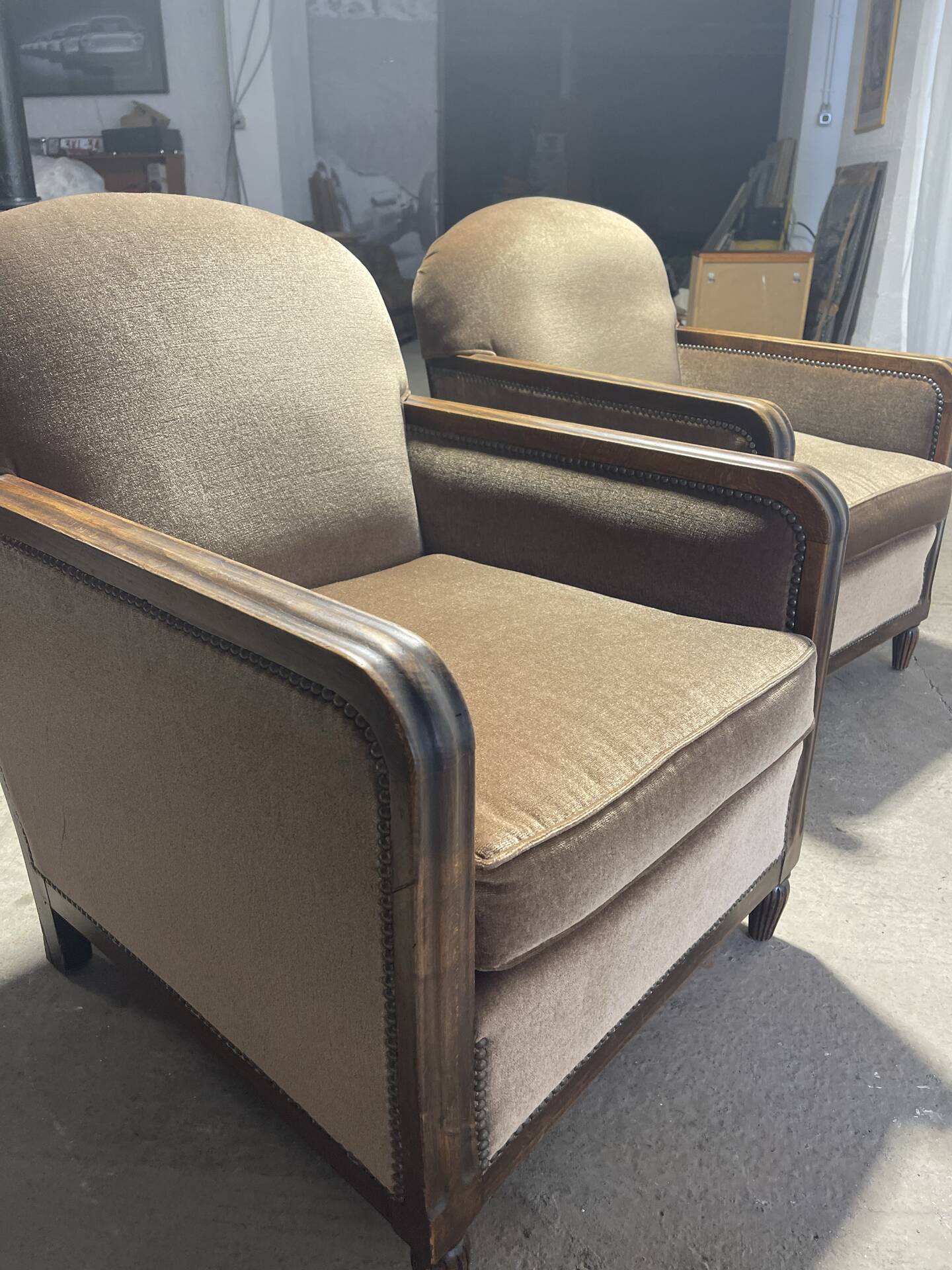 "Pair of Art Deco armchairs", "Taupe velvet", "1930s / 40s", "Stylish"