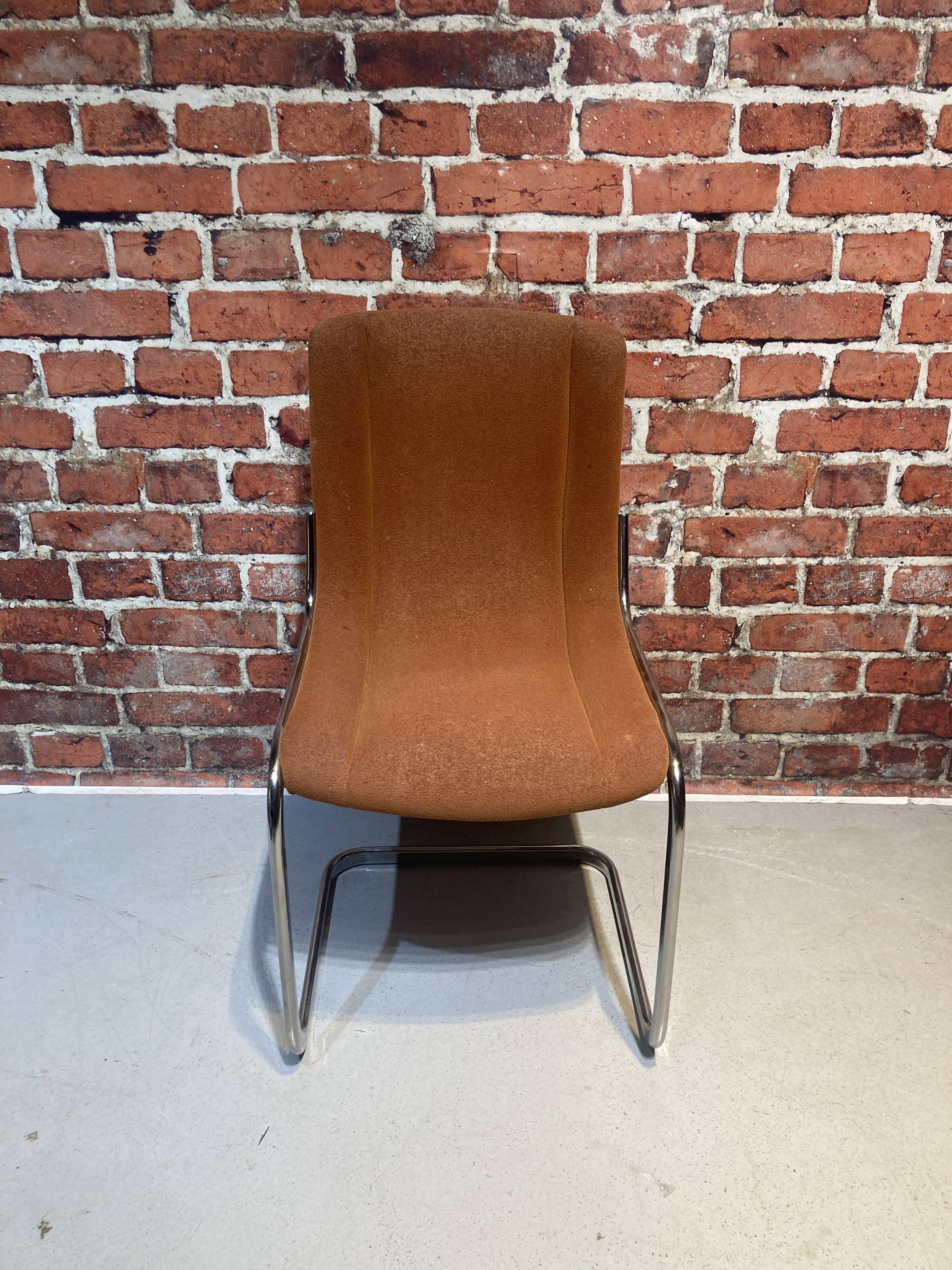 Suite of four Italian chairs in fabric and metal