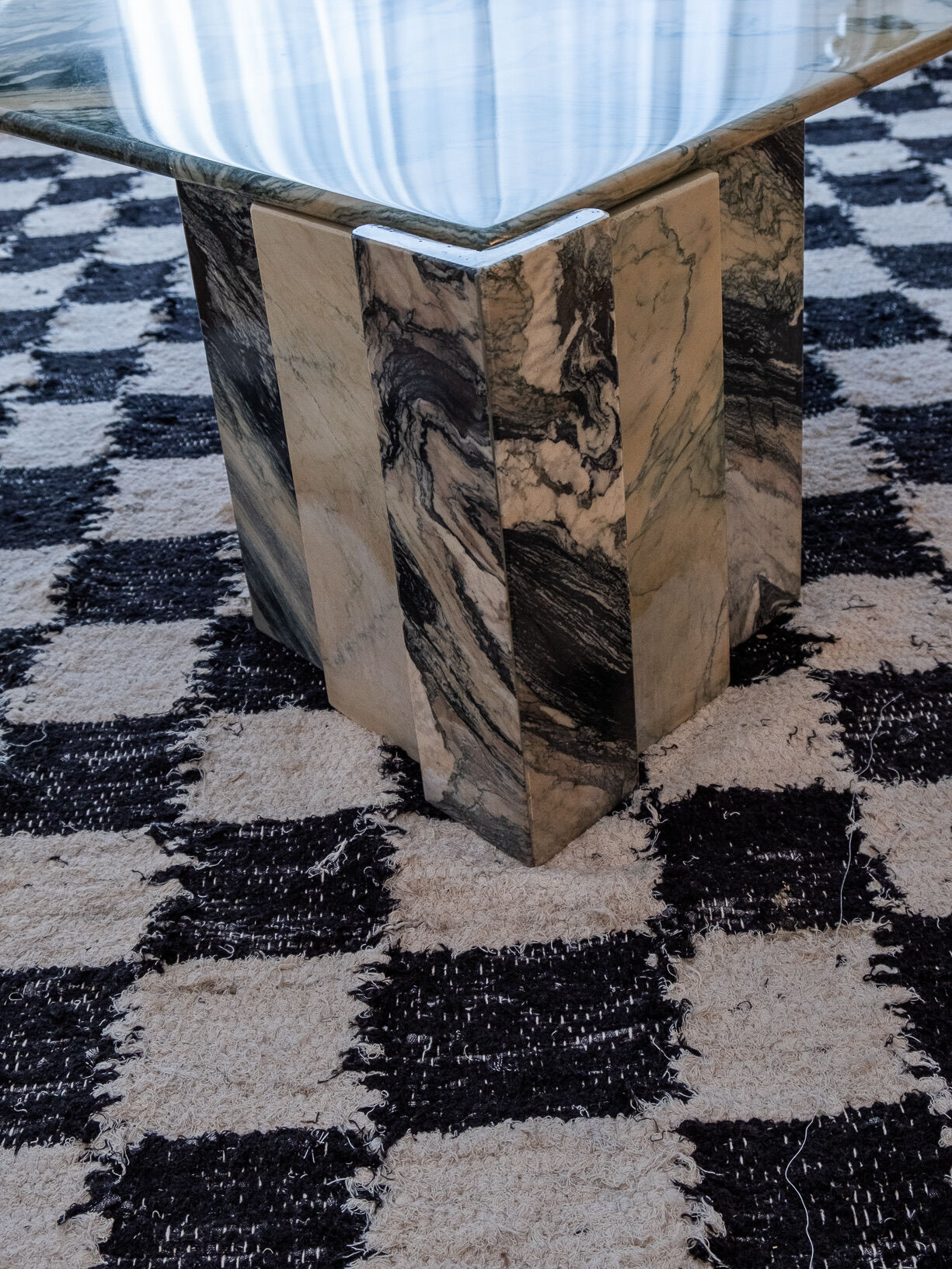 Marble table drop shape Roche Bobois vintage