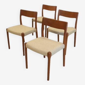 Ensemble de 4 chaises de salle à manger danoises en teck "Borup".