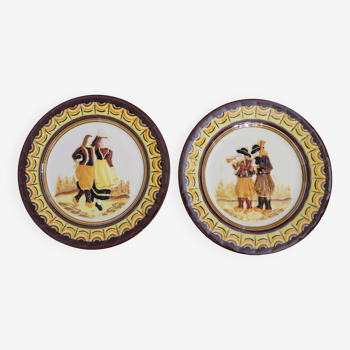 Set of 2 Breton plates – Henriot Quimper