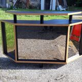 Store checkout counter