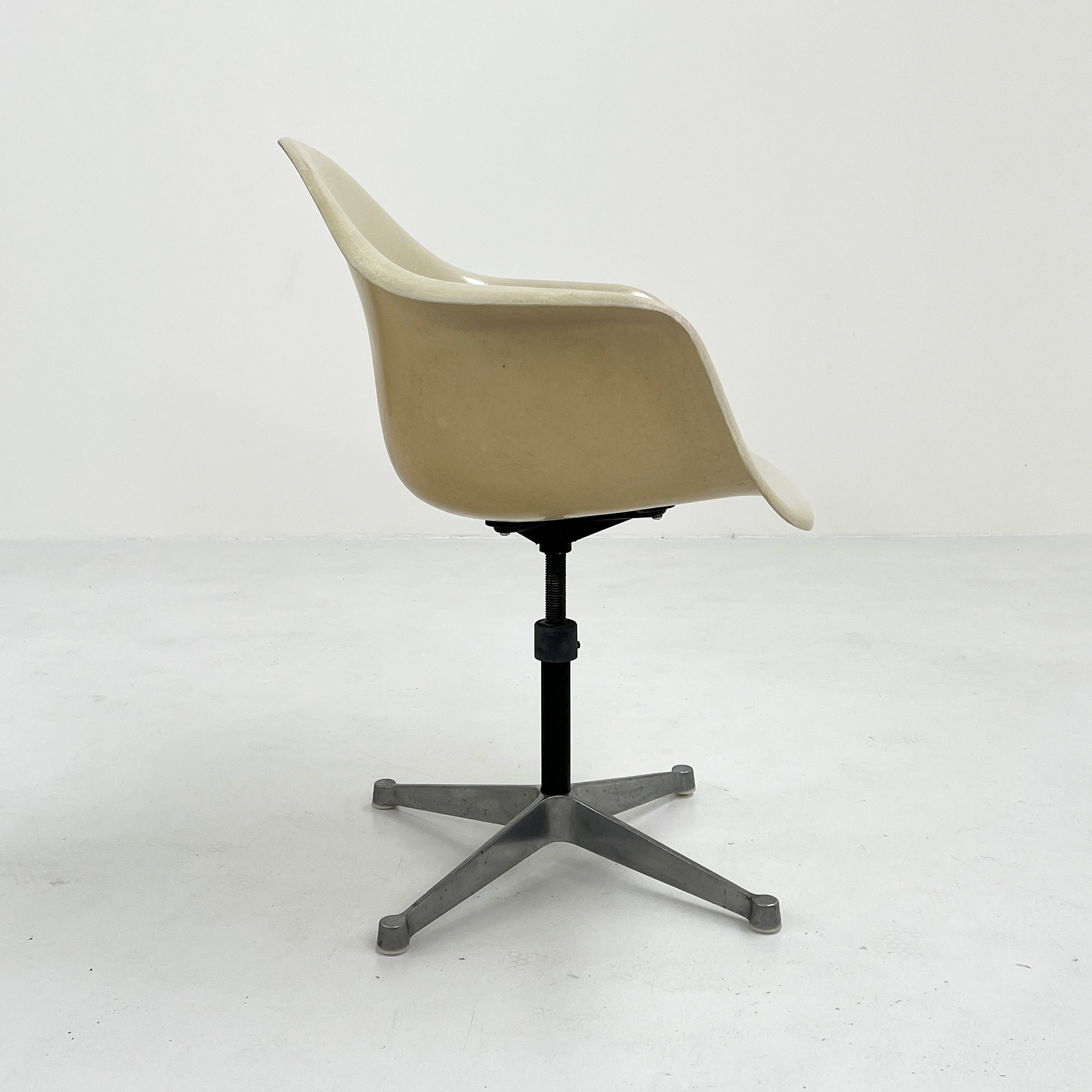 PAC Office Chair by Charles & Ray Eames for Herman Miller, 1960