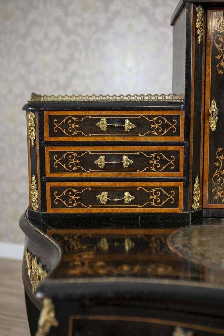 Bureau secrétaire pour dames en acajou et pin plaqué en acajou des années 1950.