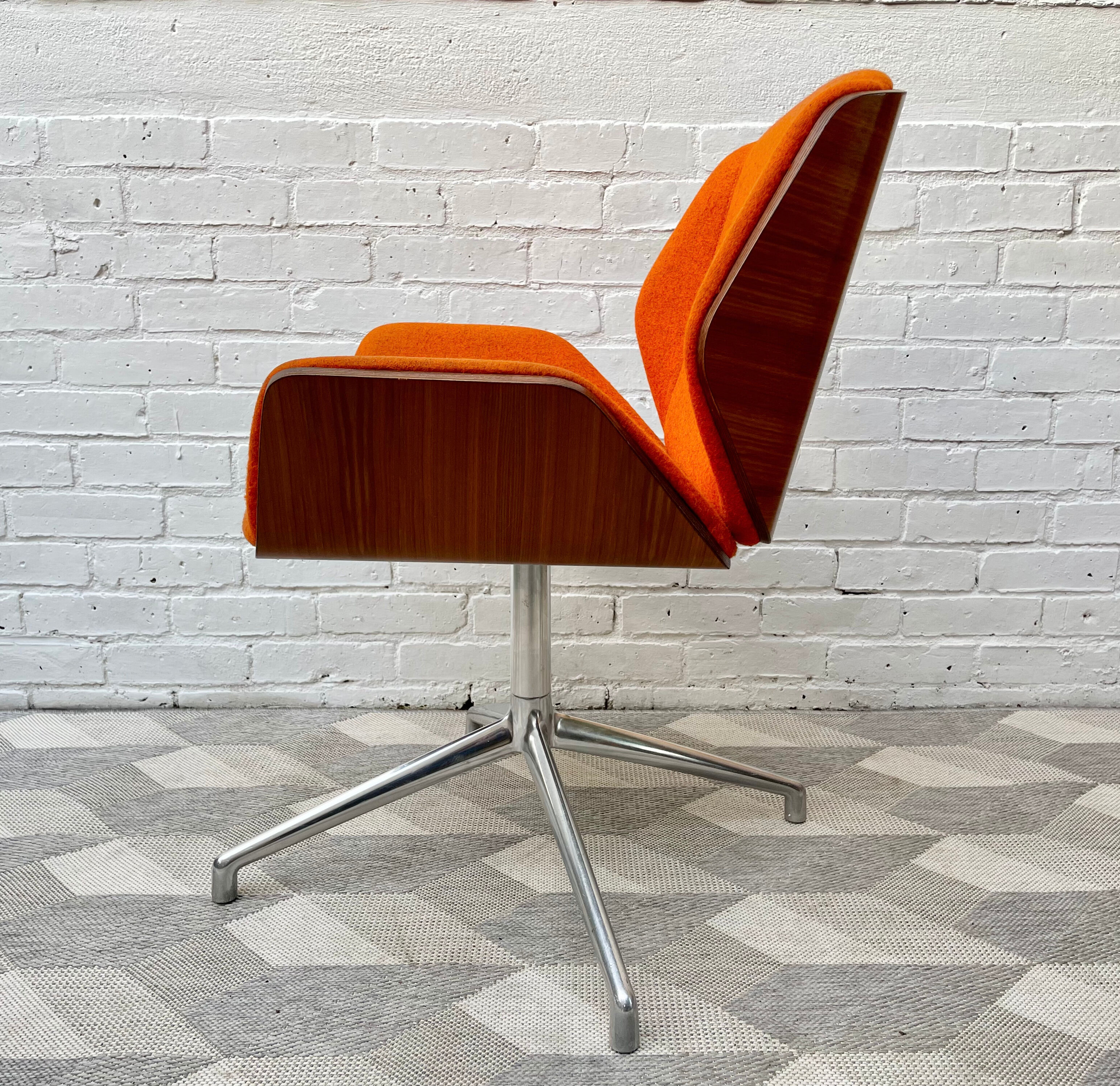 Chaise de bureau pivotante Kruze de Boss Design