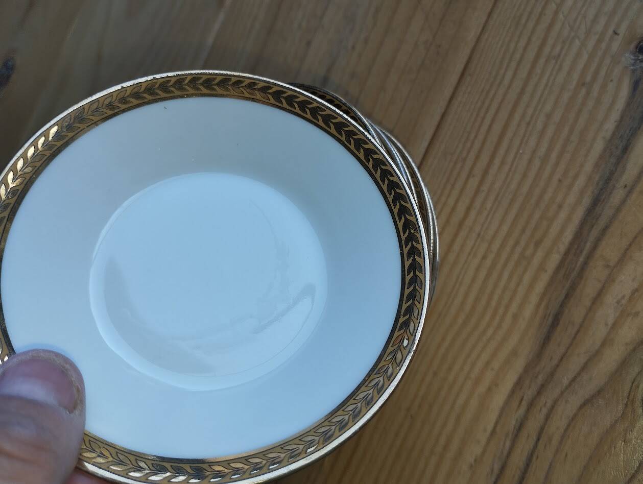 Coffee service for 6 people in Limoges porcelain by Robert Haviland, 1930.