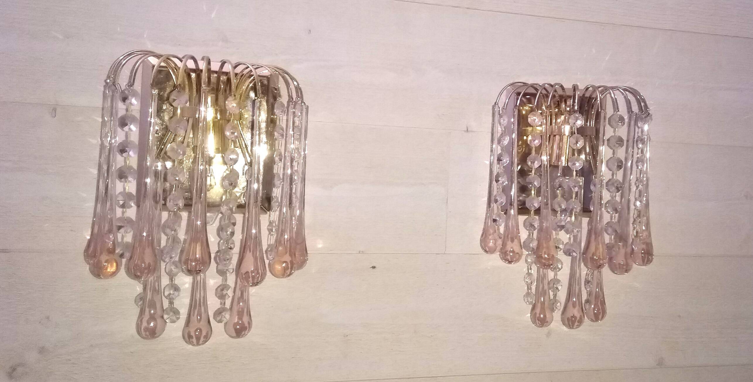 Pair of Murano wall sconces with cascading raindrop style, Venini crystals.