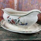 Villeroy Boch sauce boat with its frame