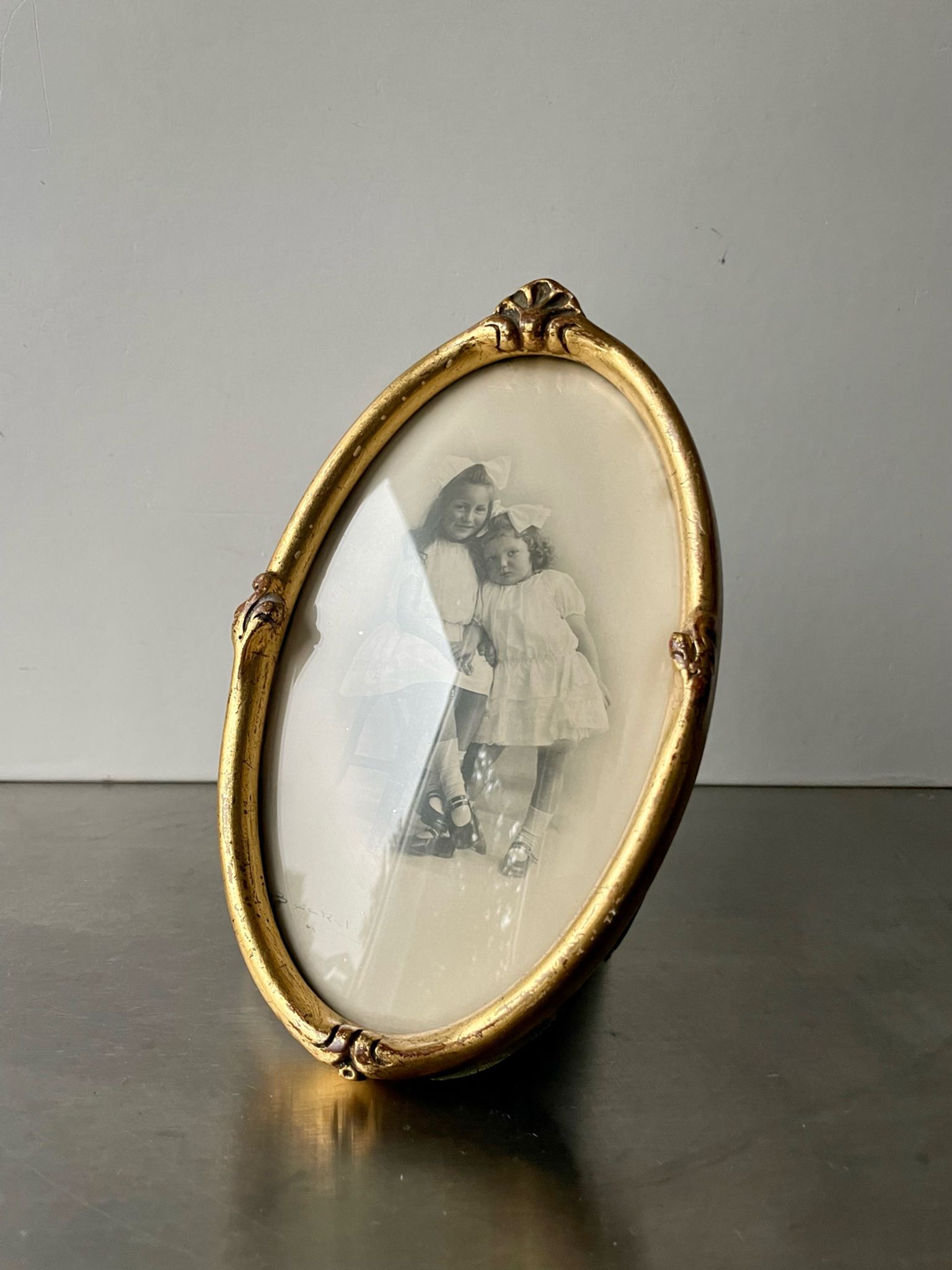 Art nouveau oval frame gilded wood measurements 19 cm x 11.5 cm  convex glass