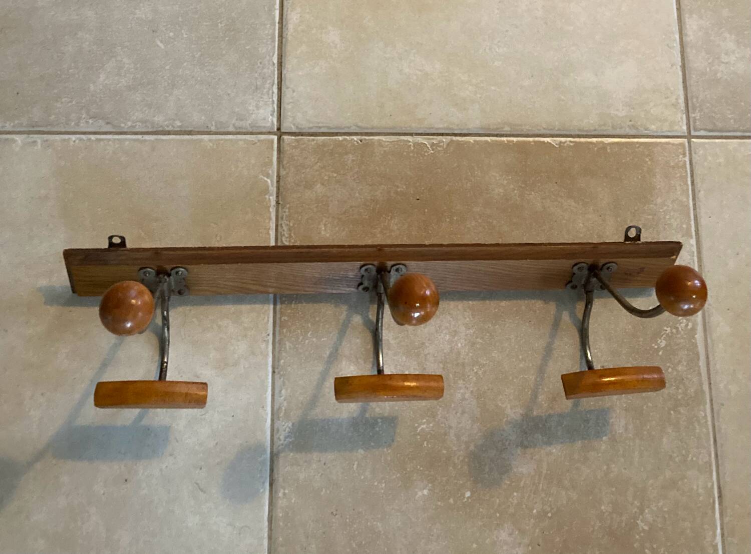Porte manteau mural Art Déco en bois et métal époque début XXe