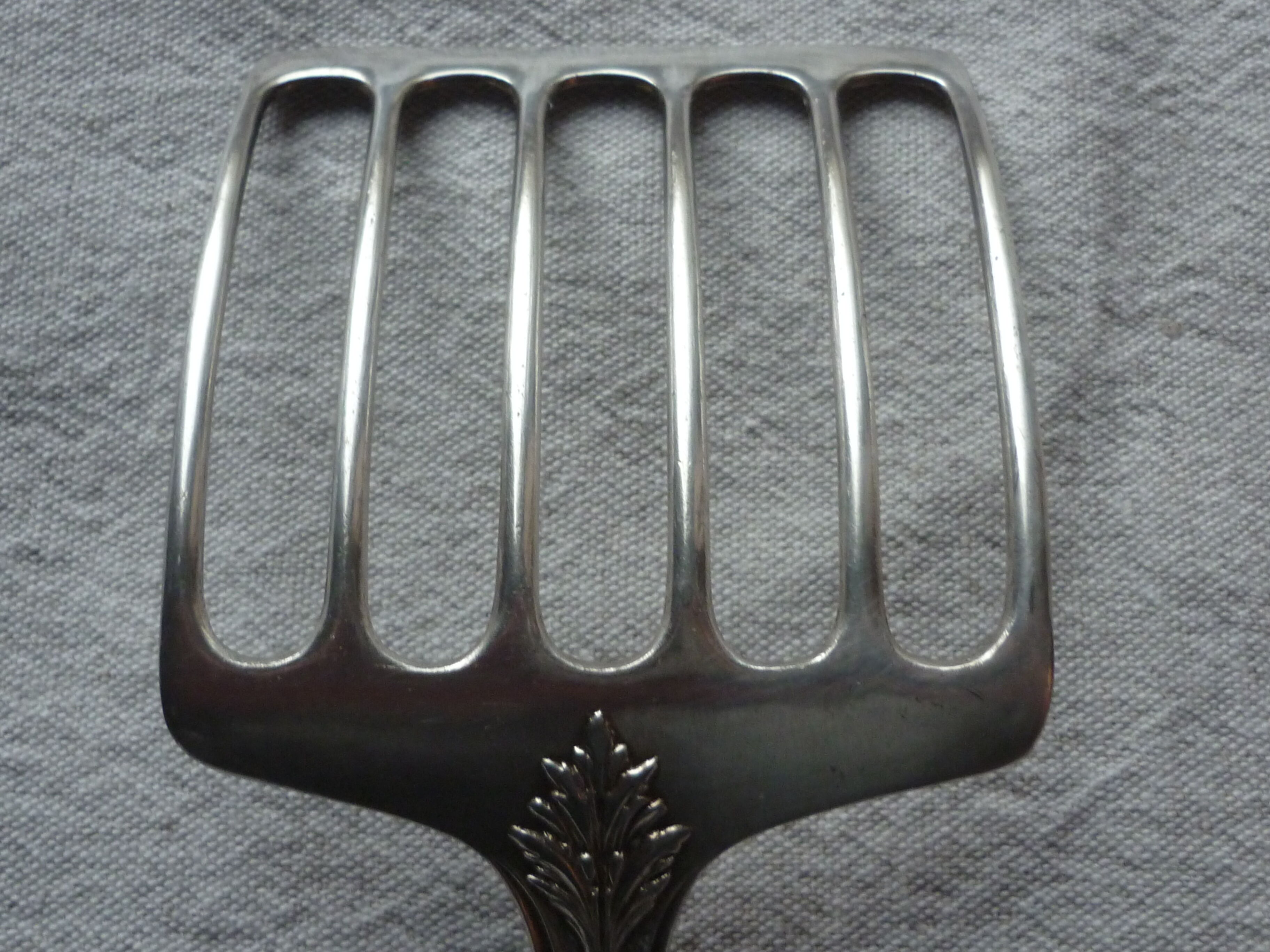 Asparagus serving shovel, silver metal