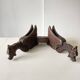 Paire d’appliques dragons ailés en bois sculpté