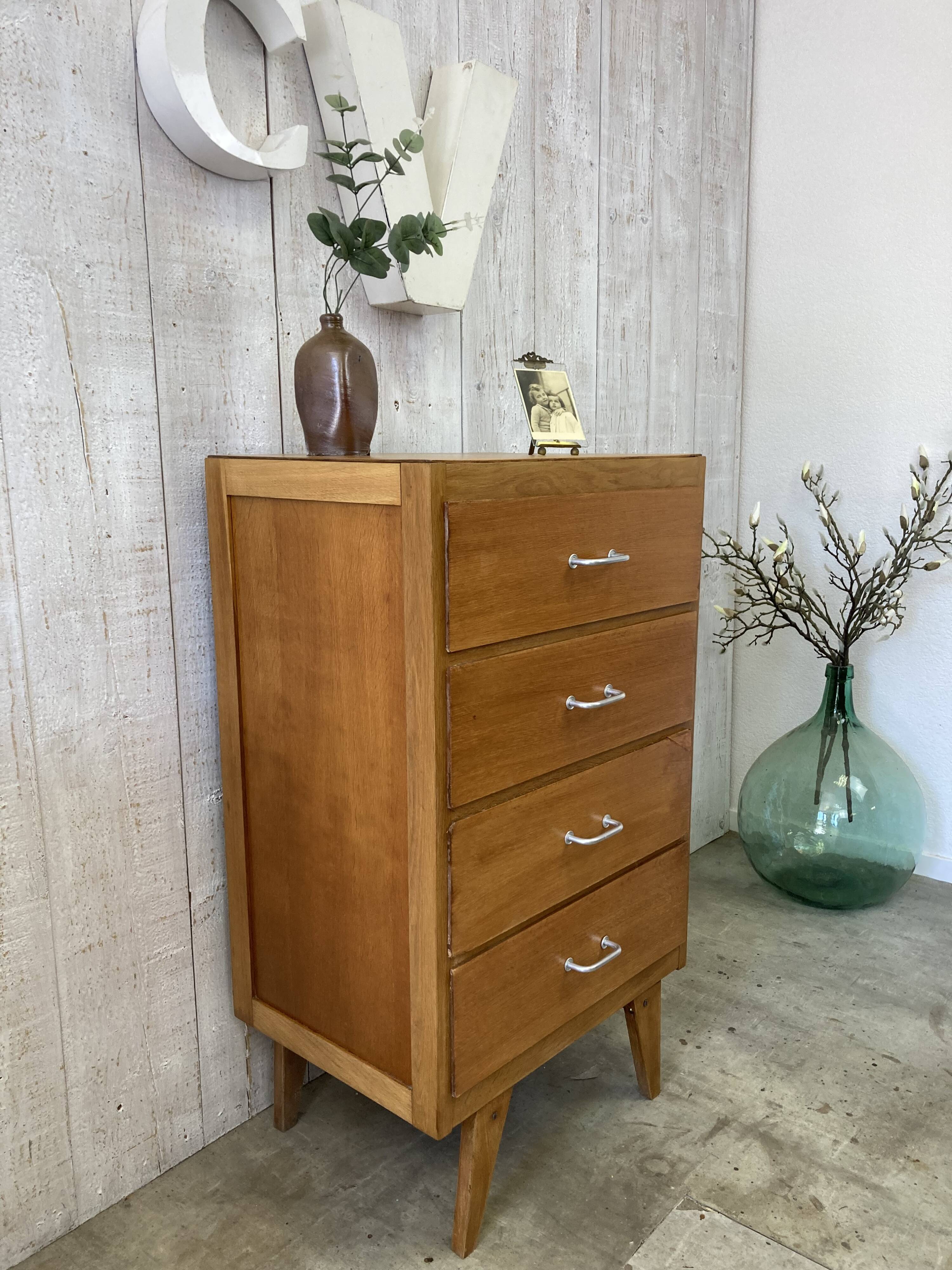 Chiffonier with compass feet