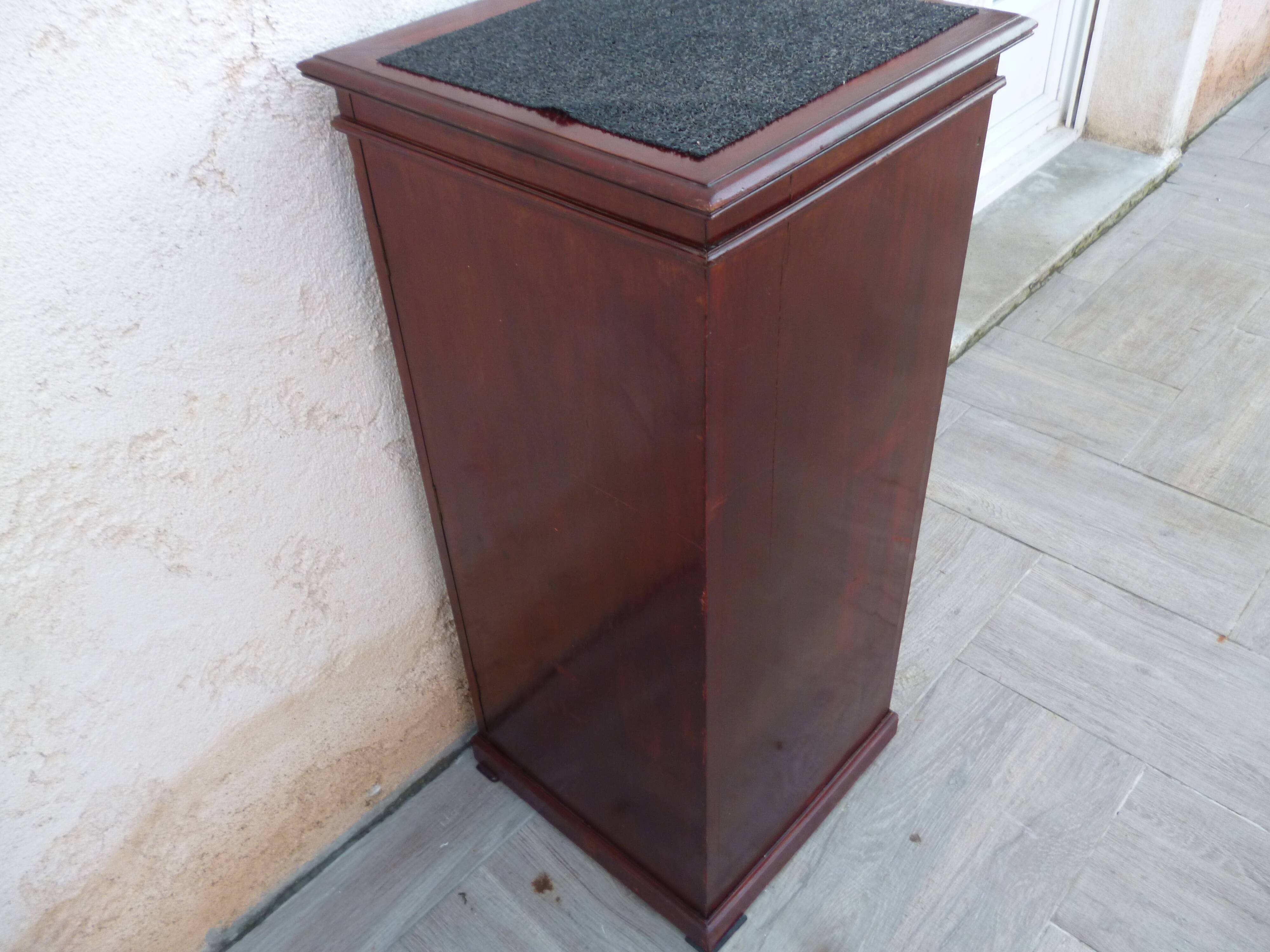 Watchmaker's trade furniture jeweler with antique mahogany secret