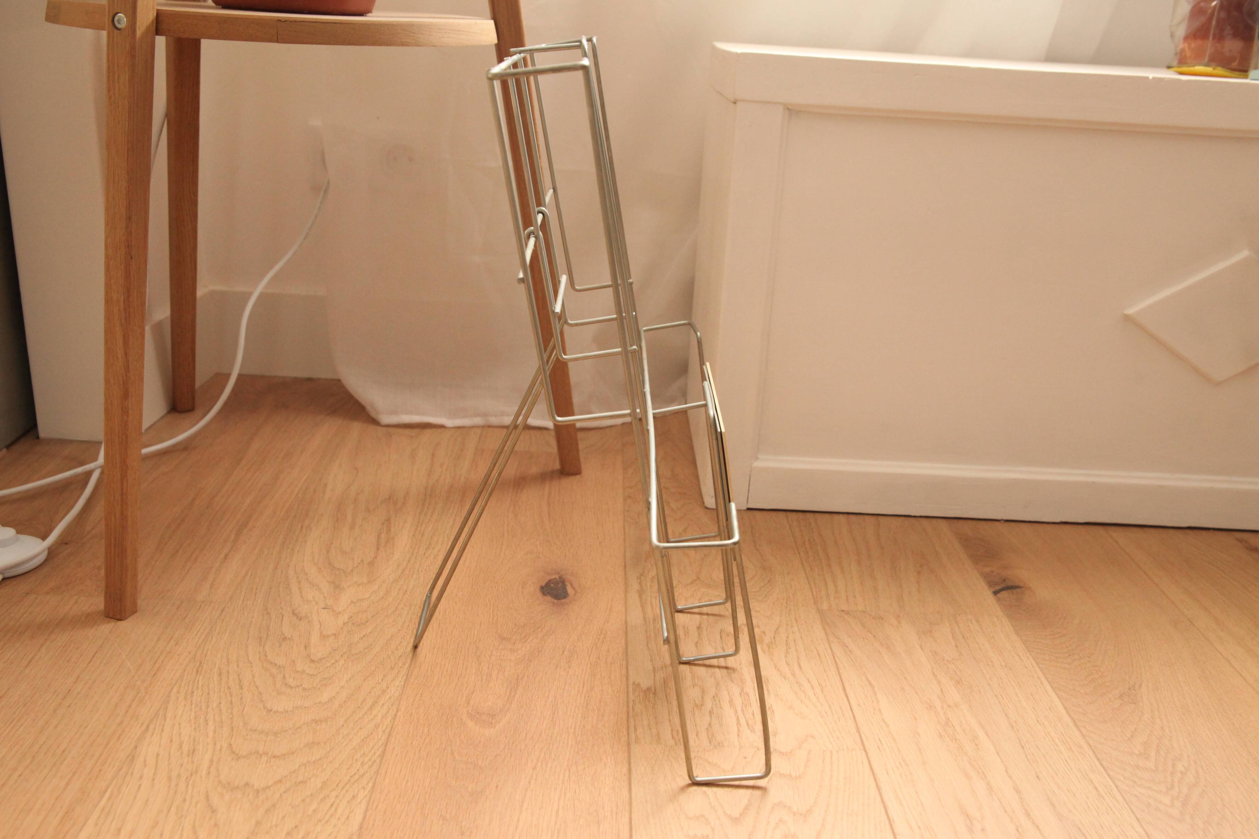 Advertising metal display