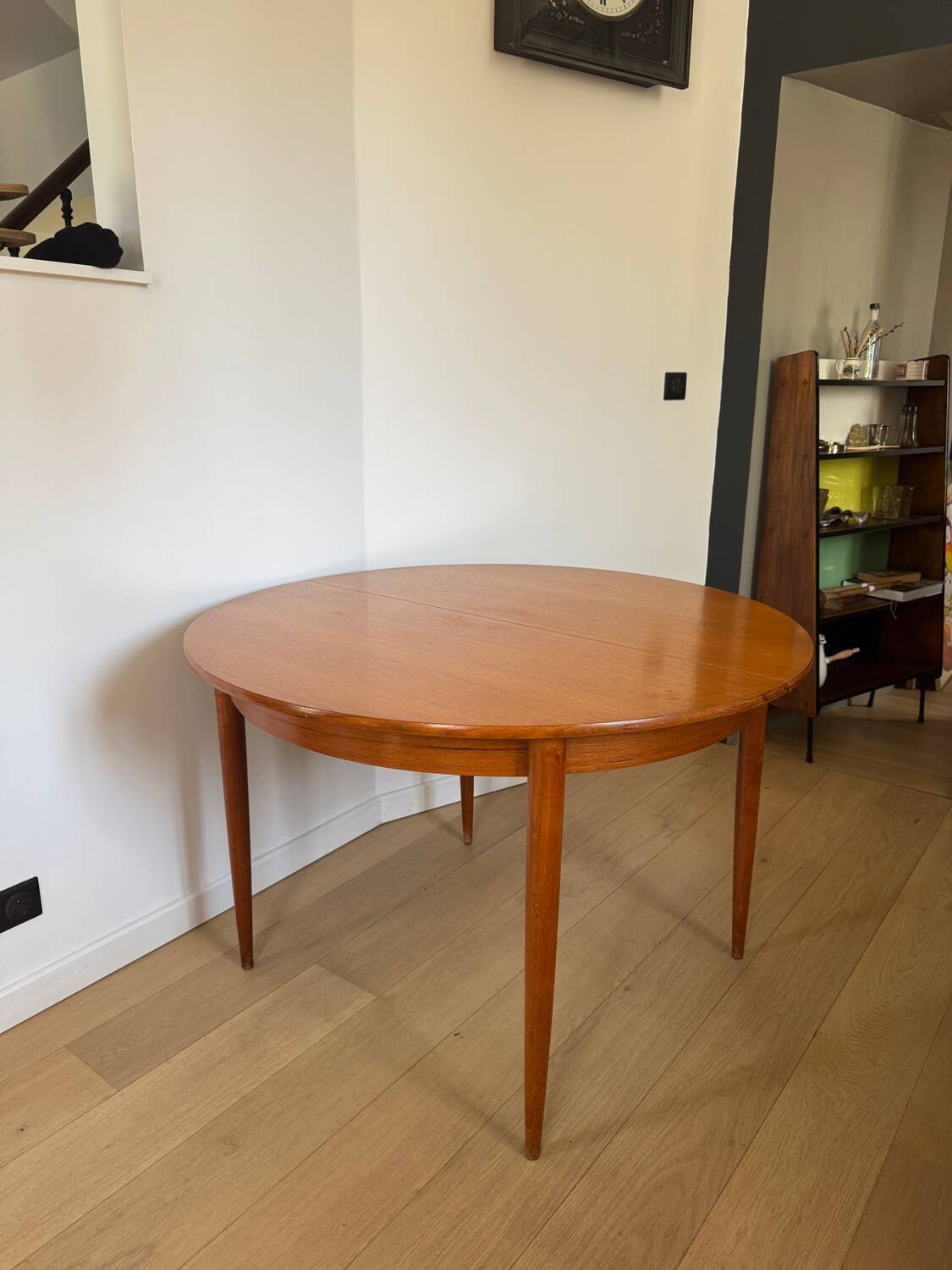 Scandinavian round table with compass legs