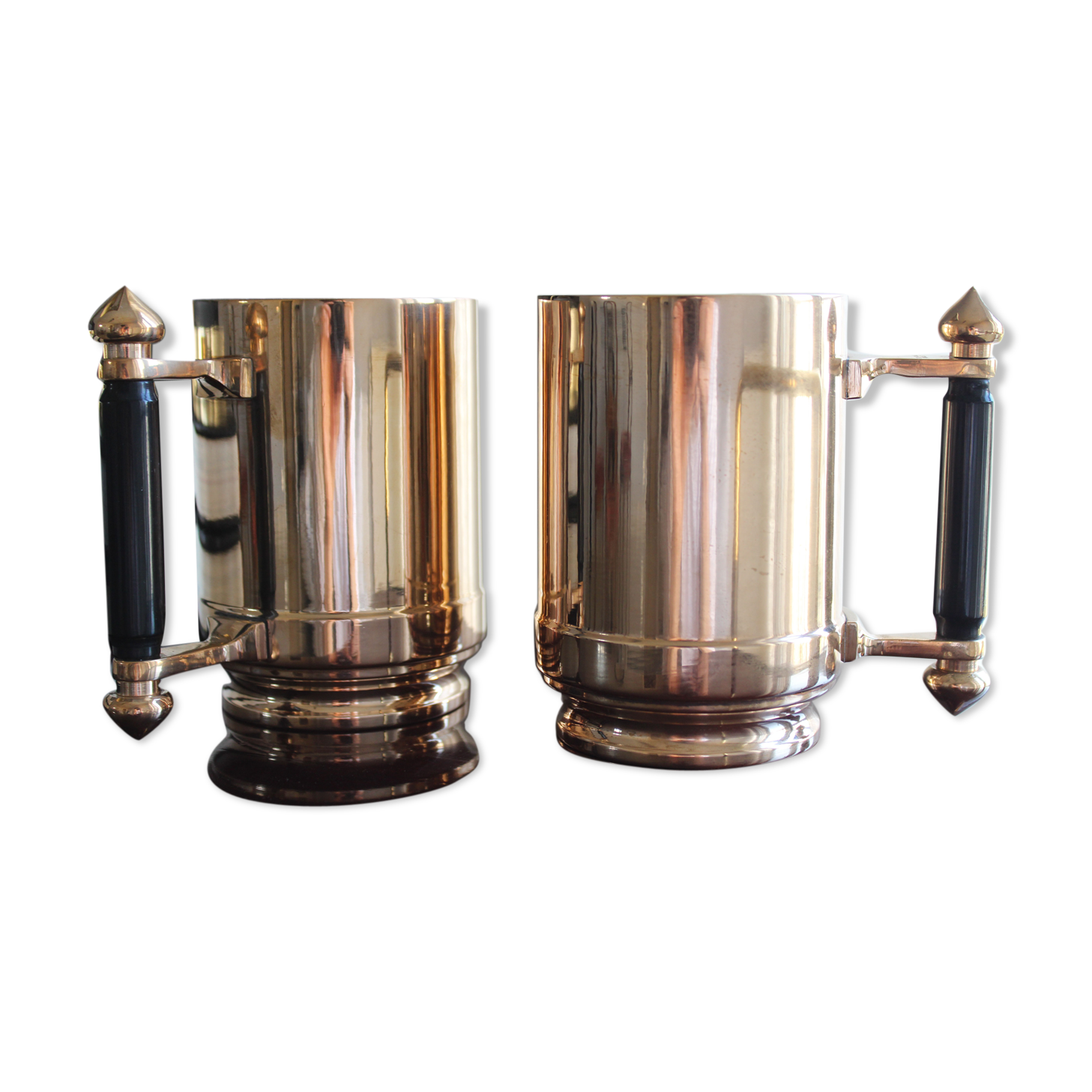 Pair of art deco bronze beer mugs France, 1940s, signed Bronze Star