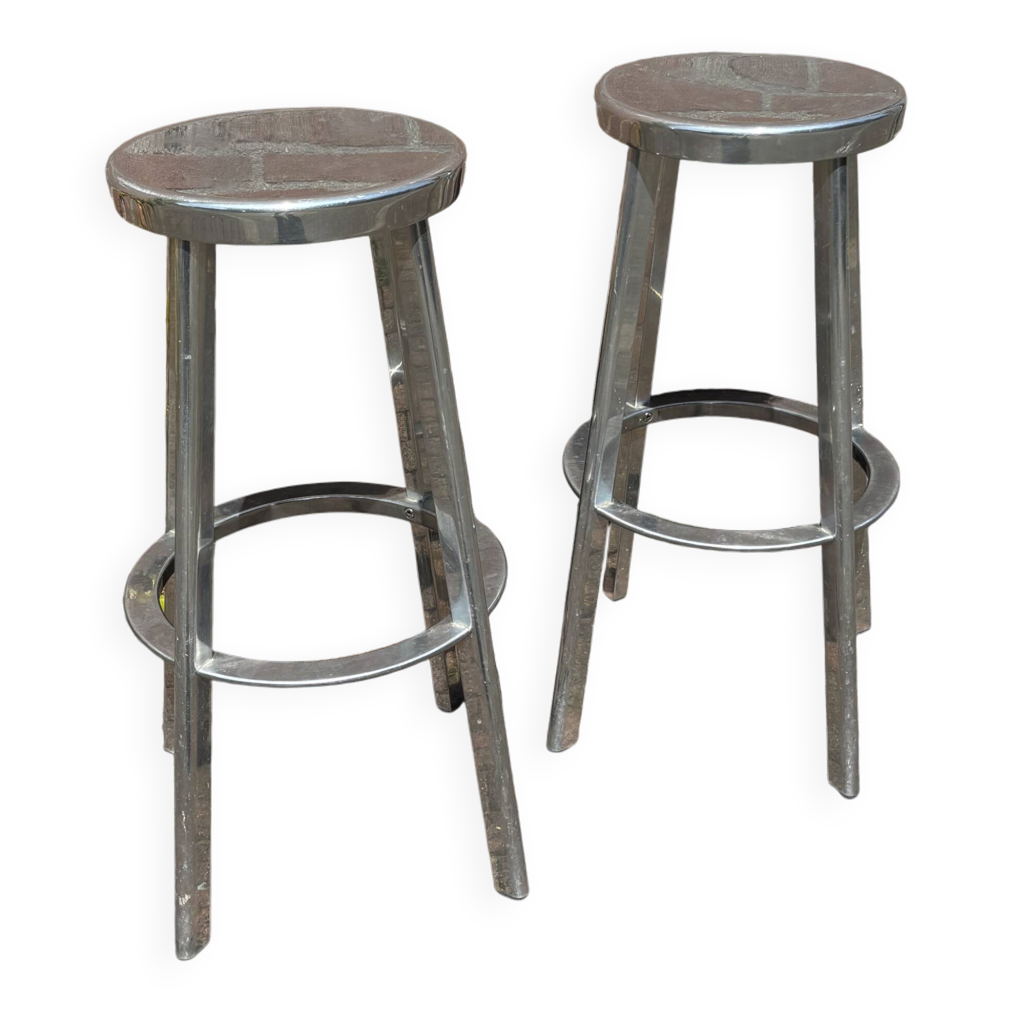 Déjà-vu stools by Magis by Naoto Fukasawa