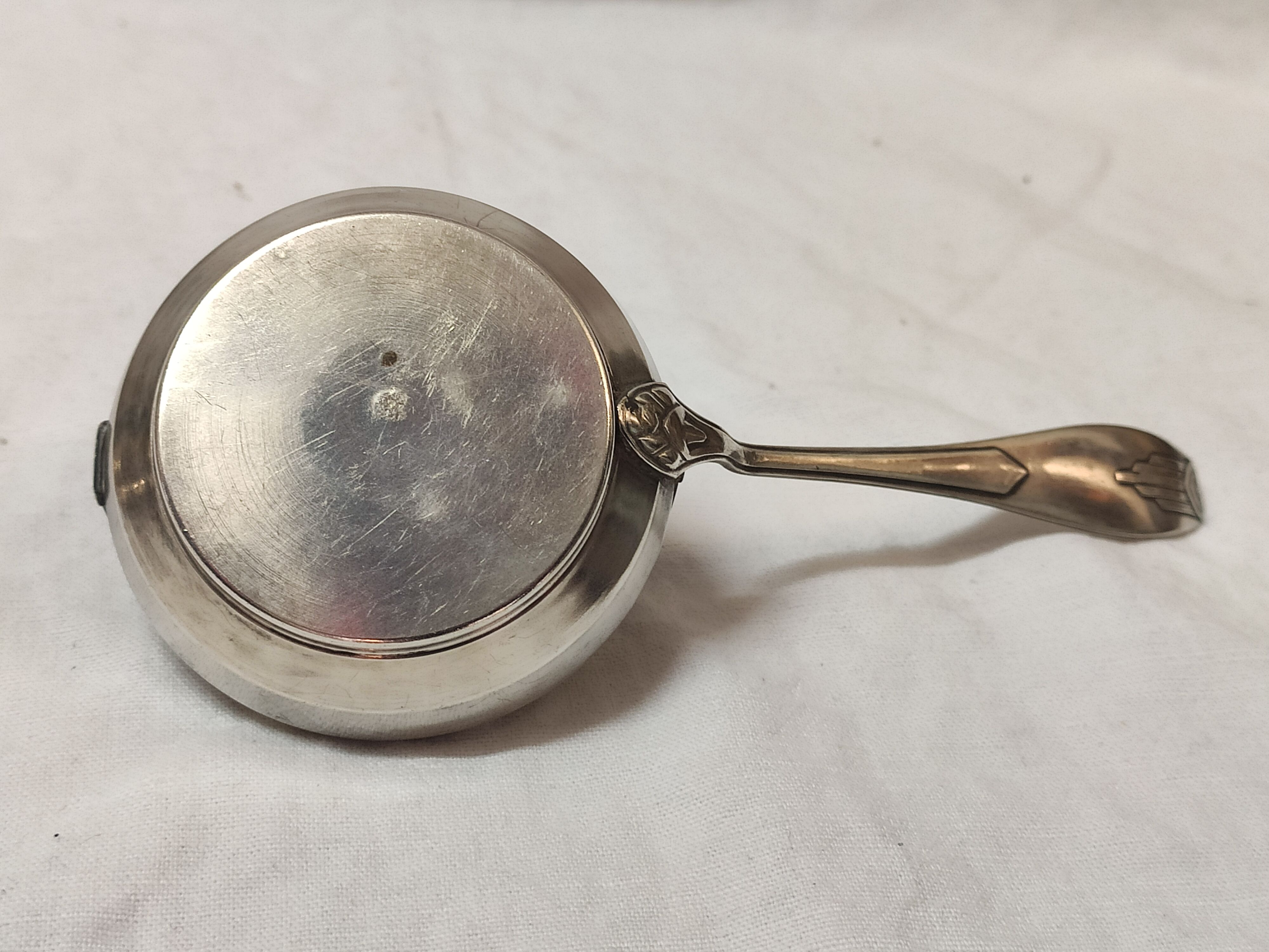 Tea strainer, art deco, silver metal.