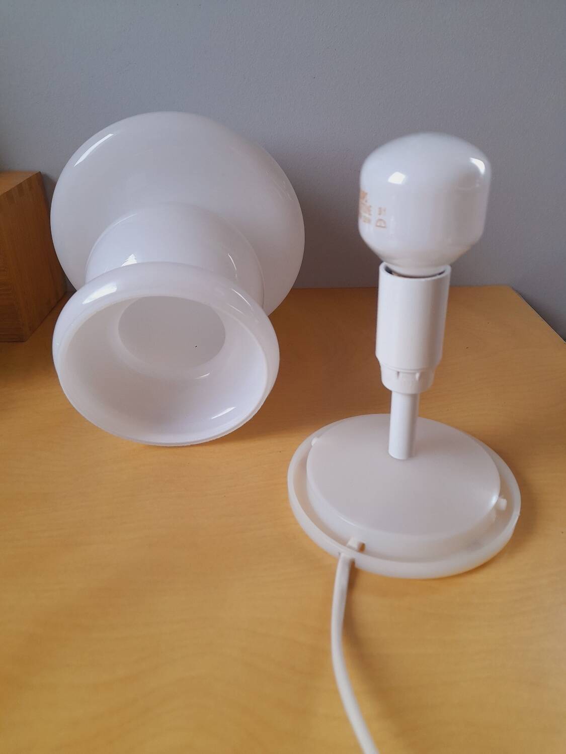 Mushroom lamp in Murano opaline, 1970